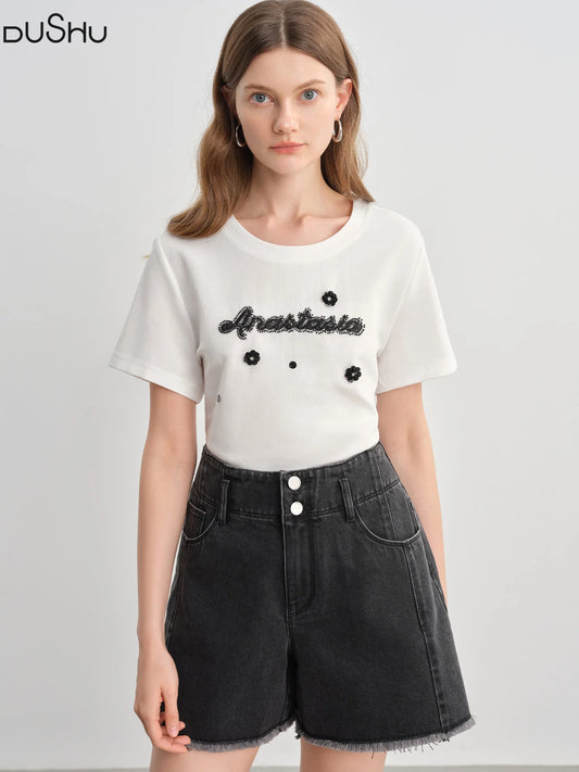 Damen T-Shirt mit V-Ausschnitt und strukturierten Schultern im Retro-Twist-Knotendesign für eine schlanke Silhouette