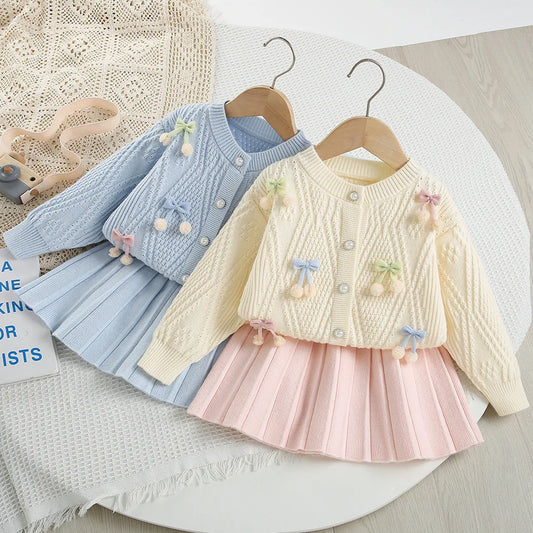 Mädchen Kleidung Set mit gestricktem Pullover und kurzem Rock für den Herbst