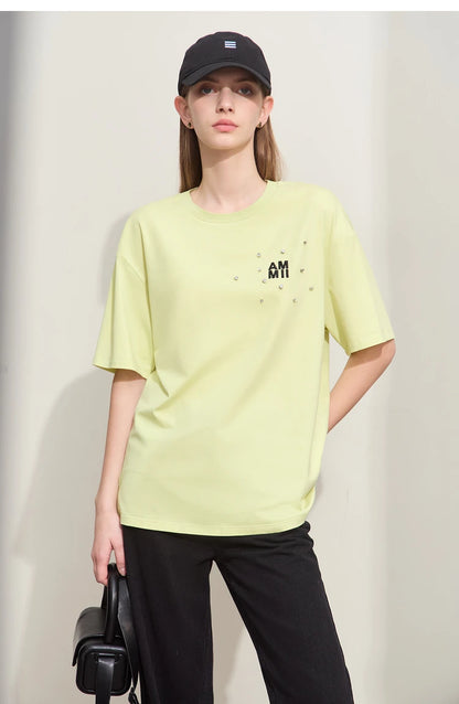 Damen T-Shirts im Minimalismus-Stil mit Stickerei und lässigen Ärmeln