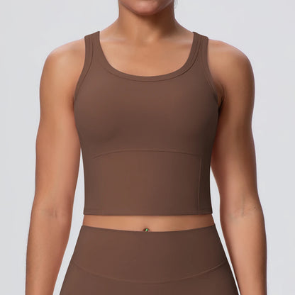 Braunes nahtloses Sporttop mit Trägern und eingearbeiteten Polstern