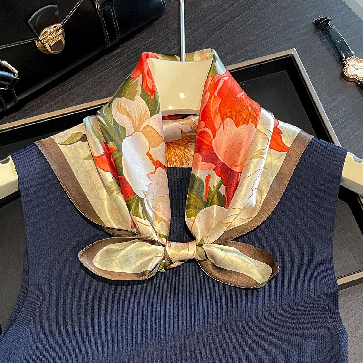Damen Seidensatin Schal quadratisch Blumenprint Kopftuch Bandana Hijab Neu D
