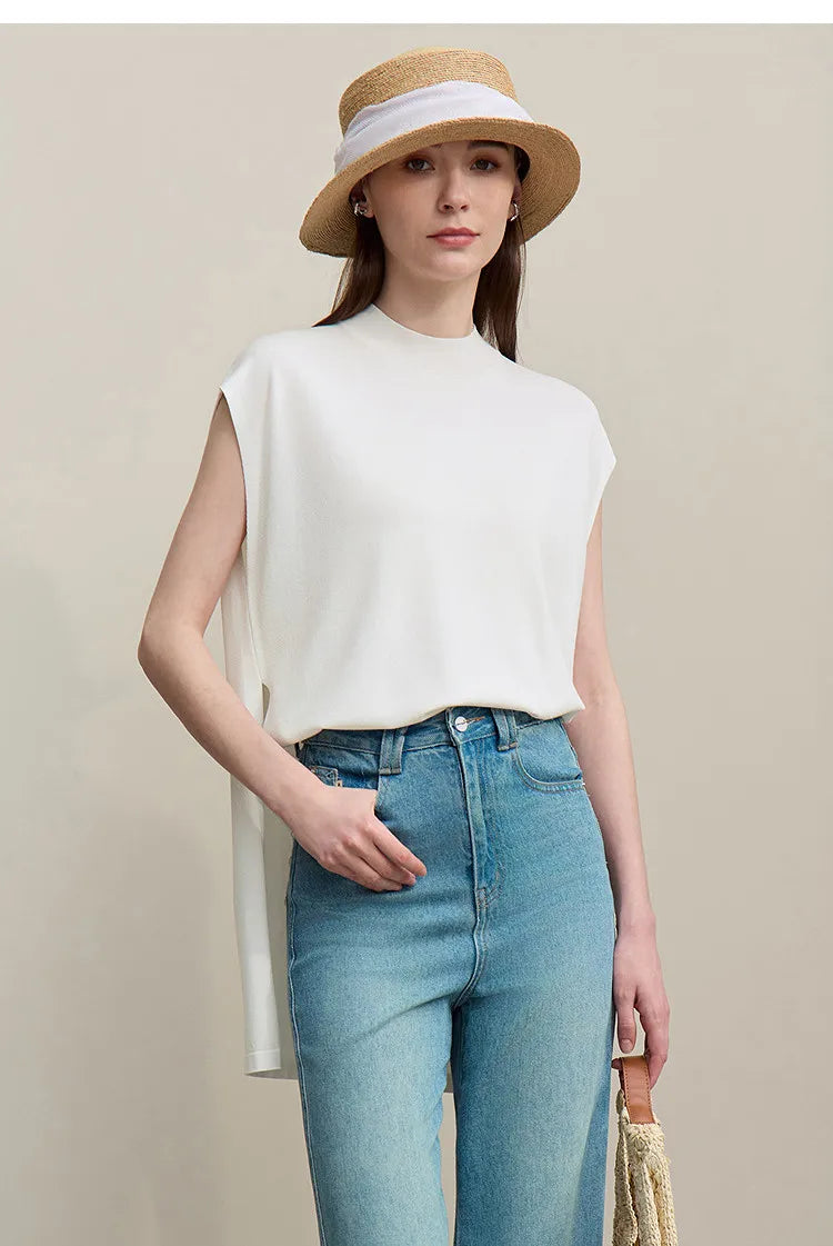 Off-weißer Kurzarm-Pullover aus Strick mit Mock-Neck und Seitenschlitz