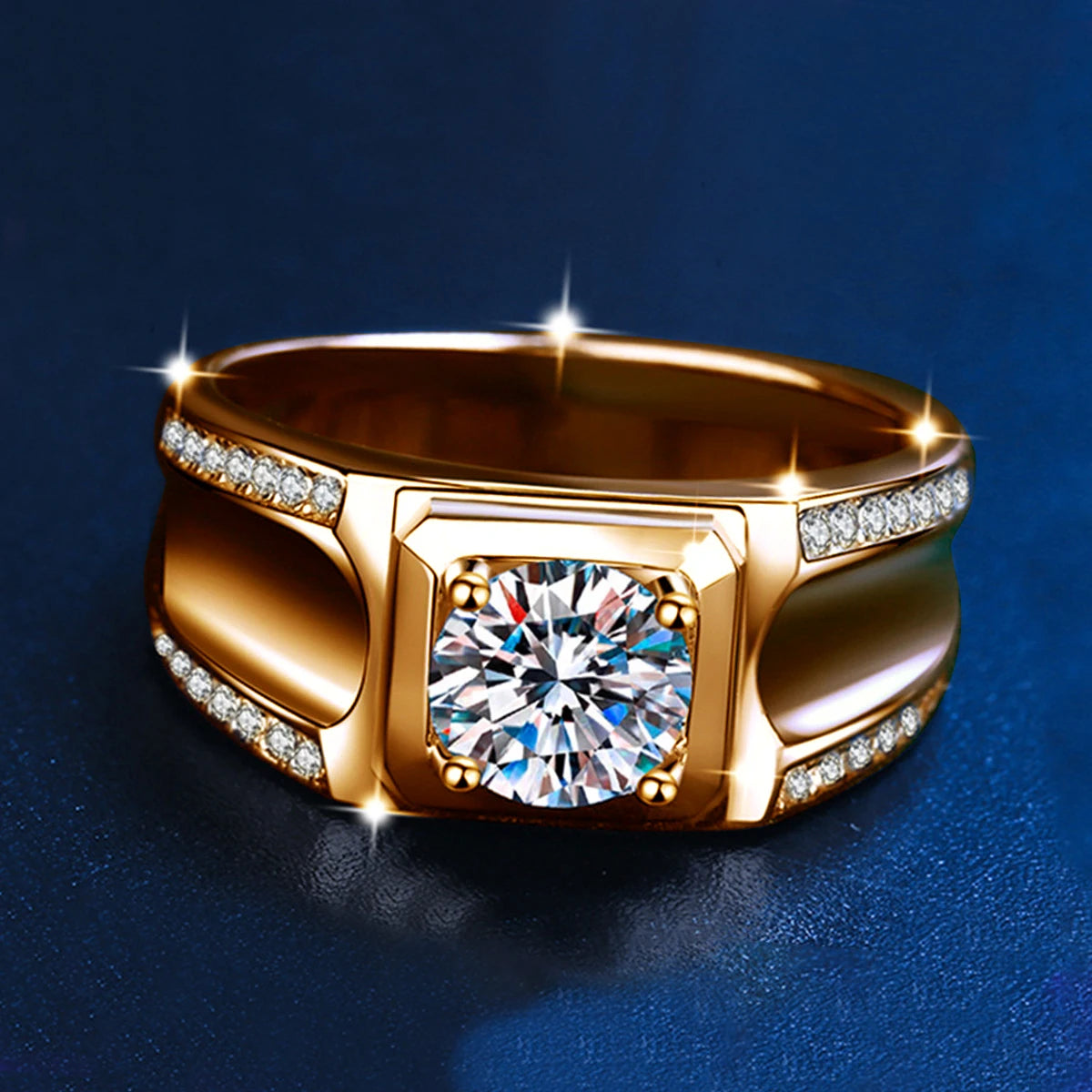 Herren-Moissanit-Ring mit 18K-Gelbgold-Plattierung aus Sterlingsilber Modernes Design