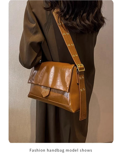 Damen Schultertasche aus Spaltleder und PU im Retro-Stil