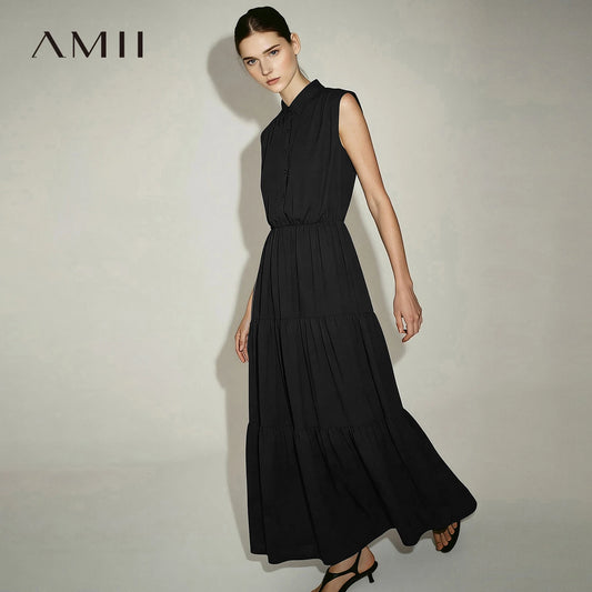 Ärmelloses Damenkleid in Schwarz, Vorderverschluss mit Knöpfen, Rüschensaum und Taillengürtel