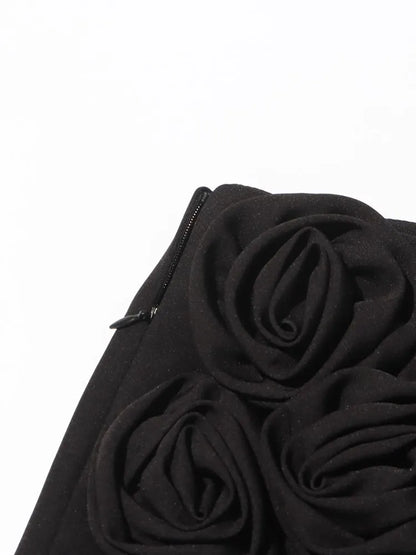 Ärmelloses Damenkleid mit quadratischem Ausschnitt und Applikationen – elegantes, rückenfreies Design mit hoher Taille