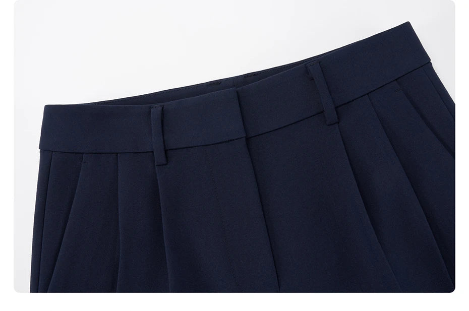 Schwarzer Herrenanzug im Slim-Fit-Stil mit Weste und Hose – ideal für Hochzeiten und formelle Anlässe