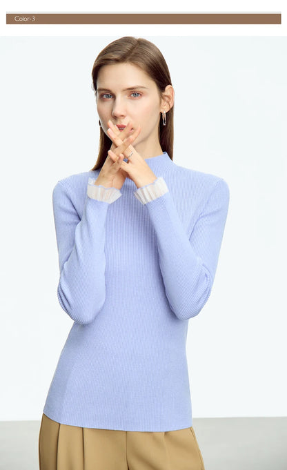Hellblauer Strickpullover mit Stehkragen, langarm, gerippte Bündchen