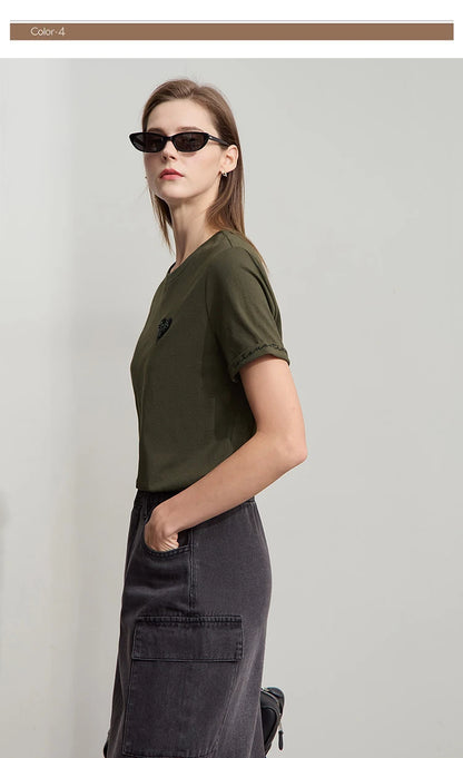 Damen T-Shirt im minimalistischen Stil mit bestickten Liebesperlen für den Sommer