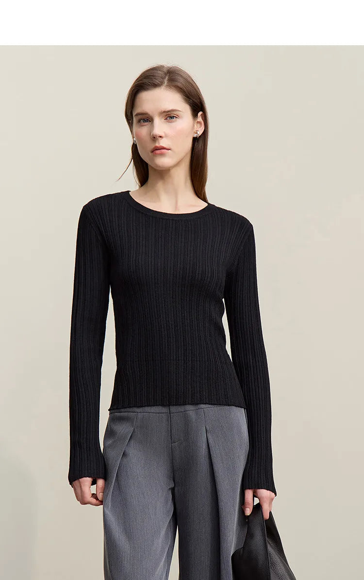 Schwarzer Damen-Rundhals-Strickpullover mit langen Ärmeln und feiner Rippstruktur