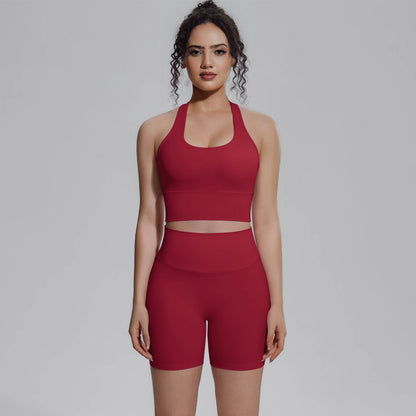 Yoga-Set für Damen: rotes Träger-Top, zweiteilige Optik mit rotem Bund und Shorts
