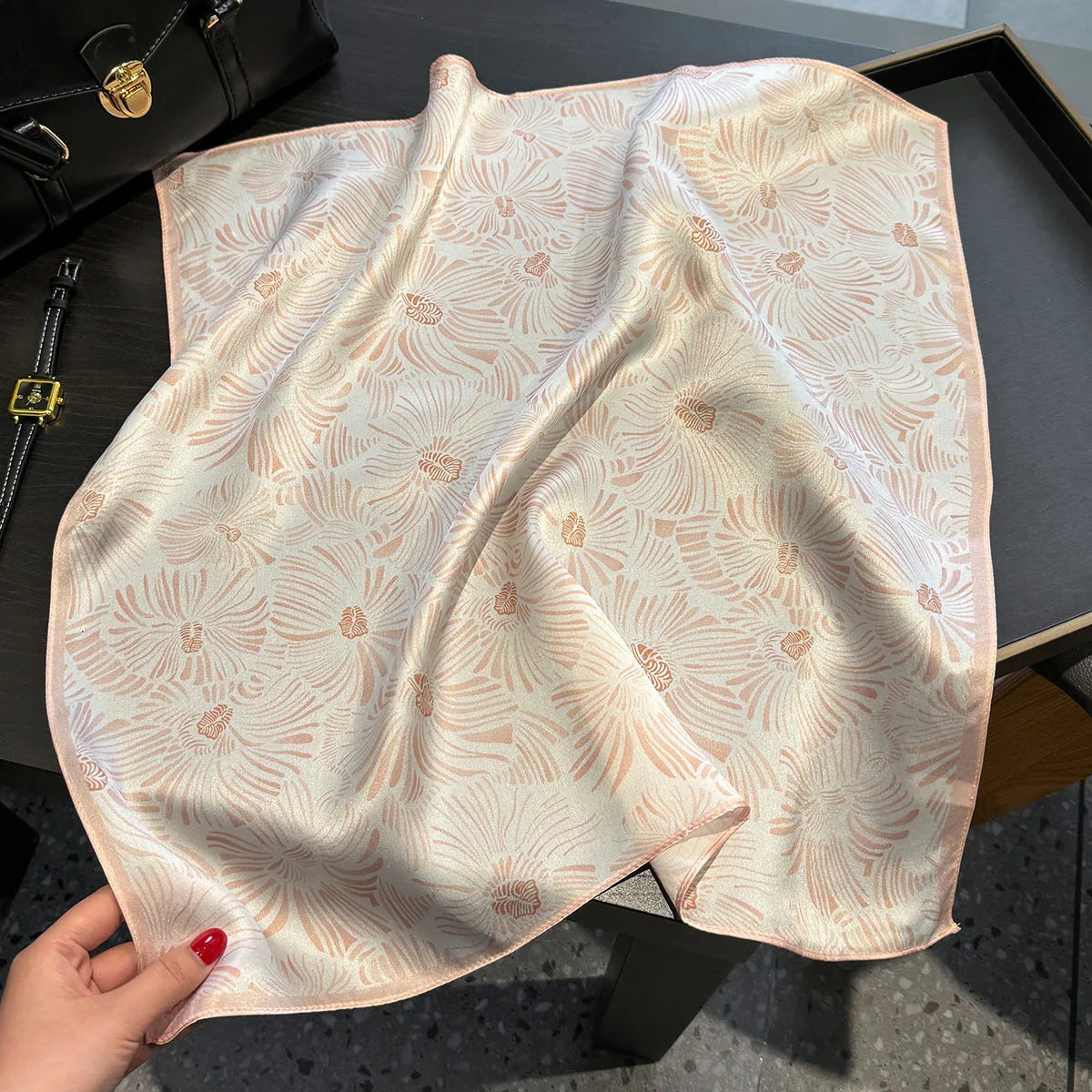 Damen Seidenschal 53cm quadratisch Blumenprint Luxus Hijab Bandana C