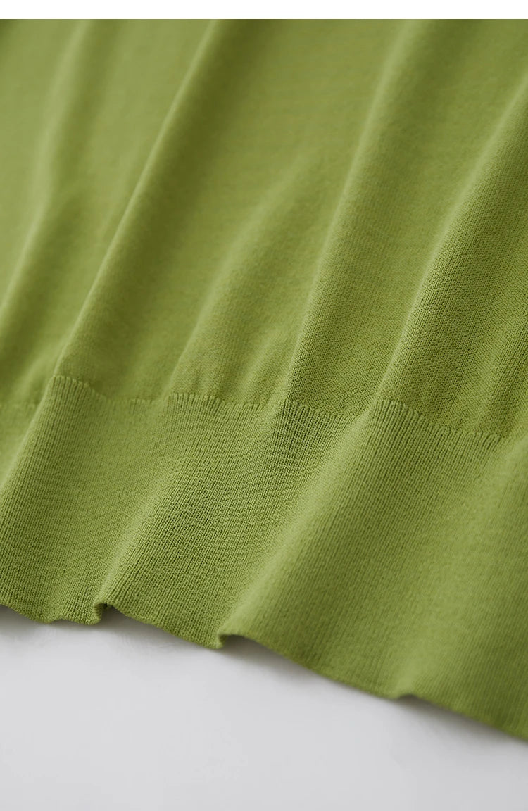 Damen Top im Minimalismus-Stil mit O-Ausschnitt und kontrastierenden Farben