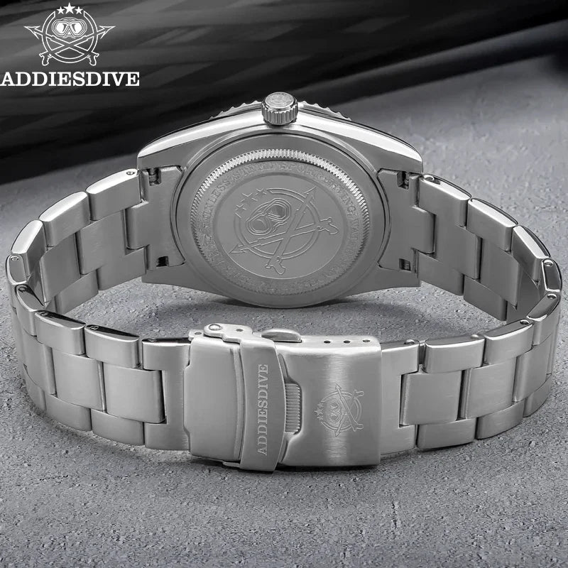Herren-Taucheruhr mit Keramikluenette und Quarzwerk