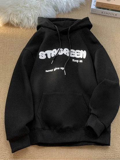 Herren Hoodie mit Herbst Briefdruck im Vintage-Stil und Taschen