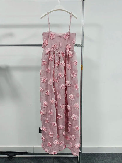 Elegantes Damen-Kleid mit Reverskragen, langen Ärmeln und doppelreihigem Patchwork-Design – figurbetont und stilvoll.