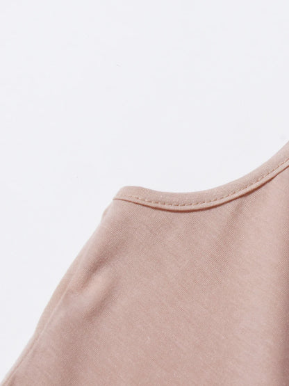 Damen-Casualjacke mit Kontrastfarben, Stickerei und langen Ärmeln – Offenes Design, kurz geschnitten.