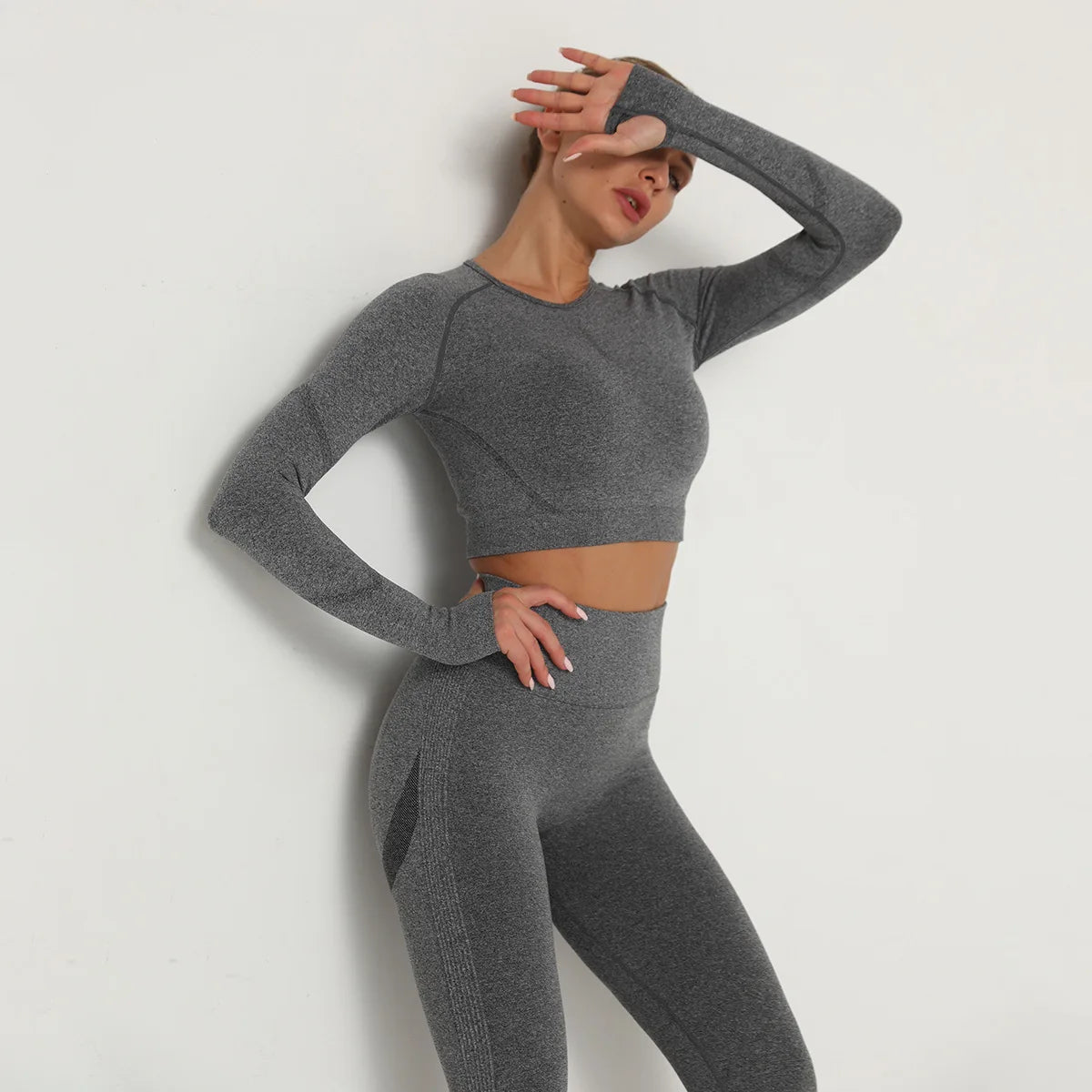 Nahtloses Langarm-Yoga-T-Shirt, anthrazit/grau meliert, enganliegend mit Rundhalsausschnitt