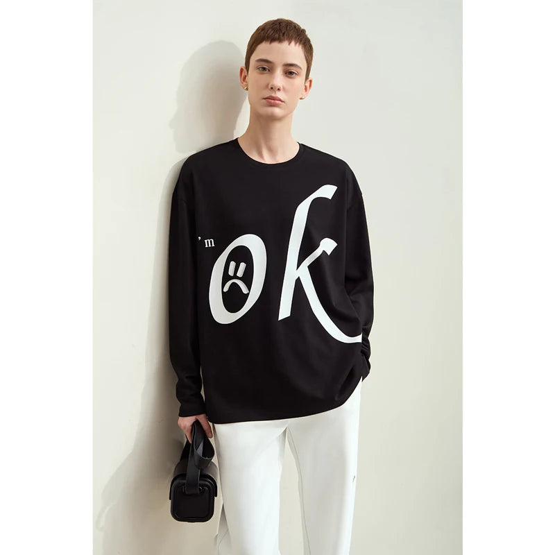 Damen T-Shirt im minimalistischen Stil mit Rundhalsausschnitt und Druckdesign