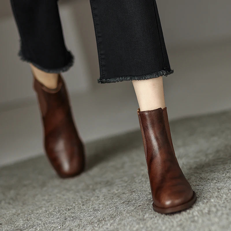 Chelsea-Boots Damen, braune Stiefeletten im Schrittwinkel mit breitem Blockabsatz