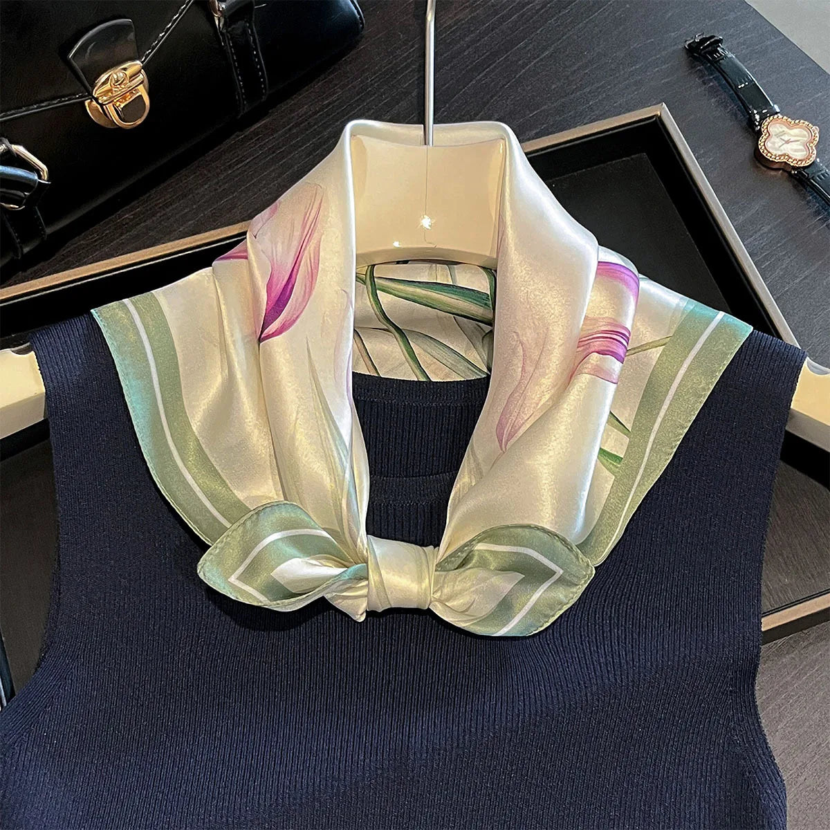 Damen Seidenschal 53cm quadratisch Blumenprint Luxus Hijab Bandana F