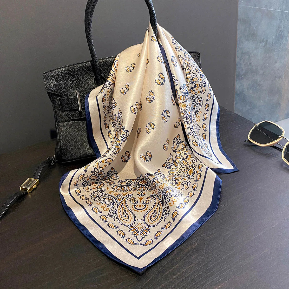 Damen Maulbeerseide Schal kariert quadratisch Halstuch Hijab Bandana bedruckt E