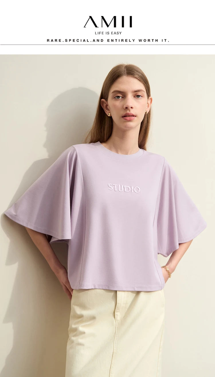 Damen T-Shirt mit elastischen Flare-Ärmeln und Perlen-Stickerei im minimalistischen Stil