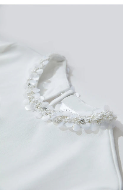 Damen Kurz-T-Shirt im minimalistischen Stil mit elastischen Perlen und Pailletten-Dekoration