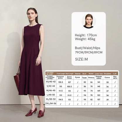 Tailliertes Damen Kleid Mit Schlitz Aus Elastischem Strick