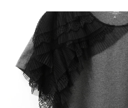 Damen T-Shirt aus mercerisierter Baumwolle im minimalistischen Patchwork-Stil mit Spitze