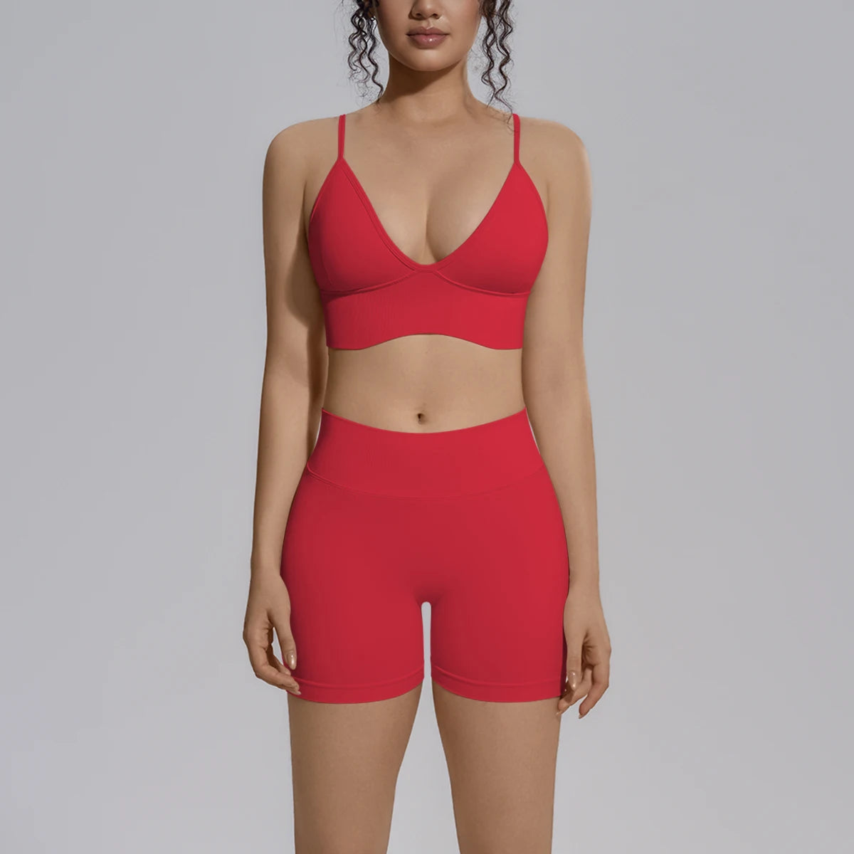 Rotes Yoga-Set mit Bustier und High-Waist-Shorts