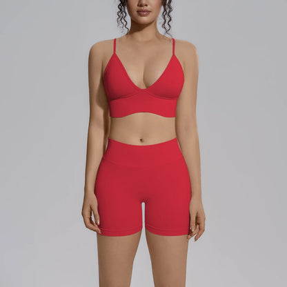 Rotes Yoga-Set mit Bustier und High-Waist-Shorts