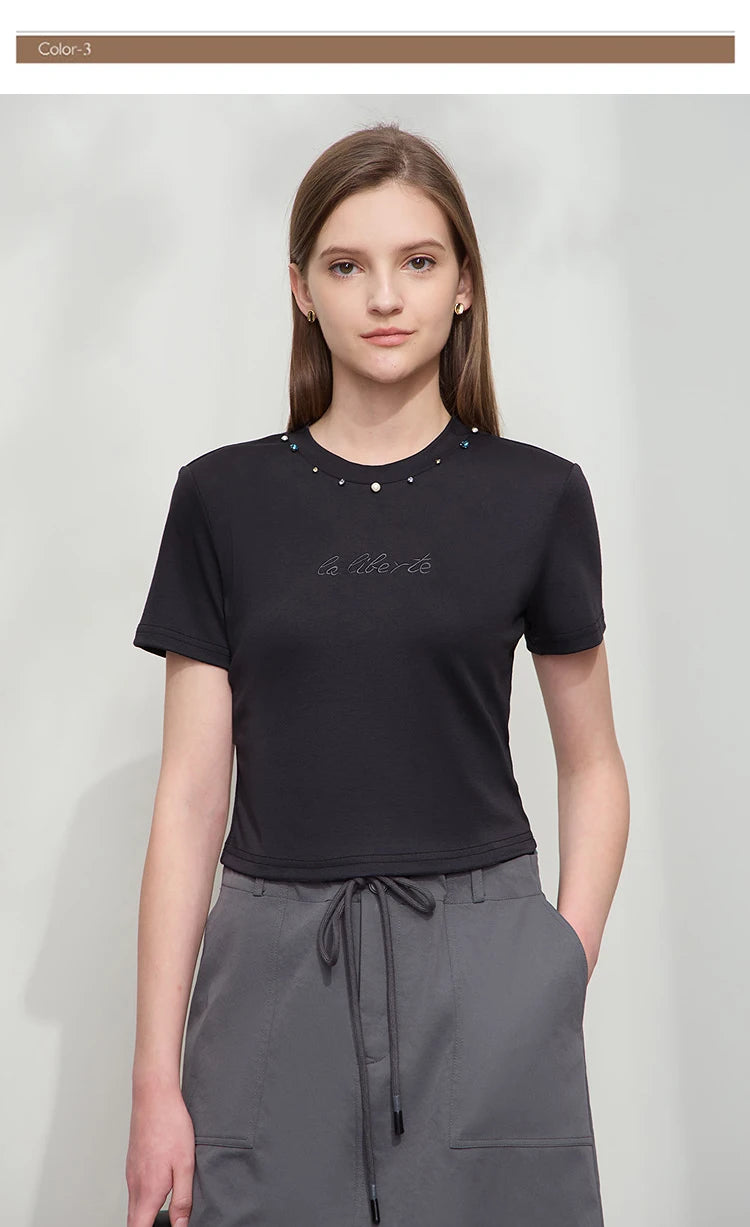 Damen Kurzarm T-Shirt im minimalistischen Design für den Sommer 2025