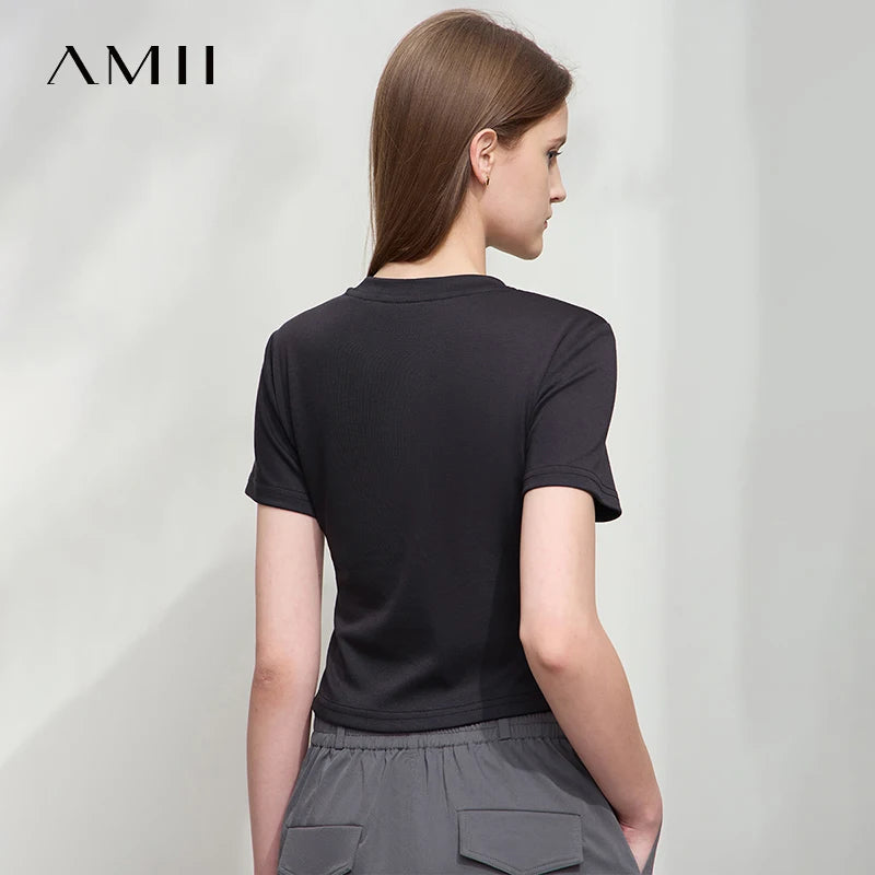 Damen Kurzarm T-Shirt im minimalistischen Design für den Sommer 2025