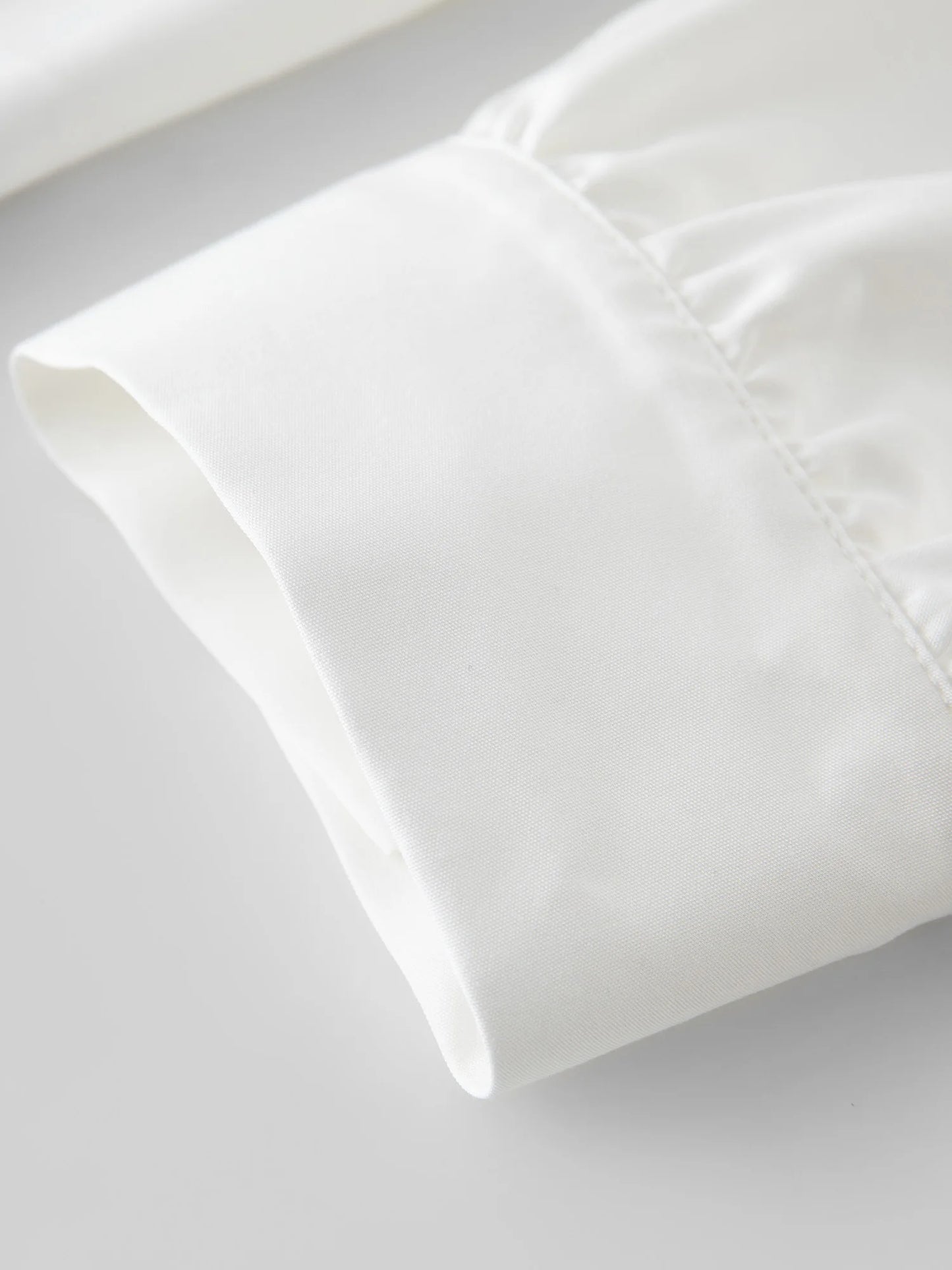 Sommerliches Damen-T-Shirt mit Perlen und kurzen Ärmeln – vielseitig kombinierbar und modisch chic