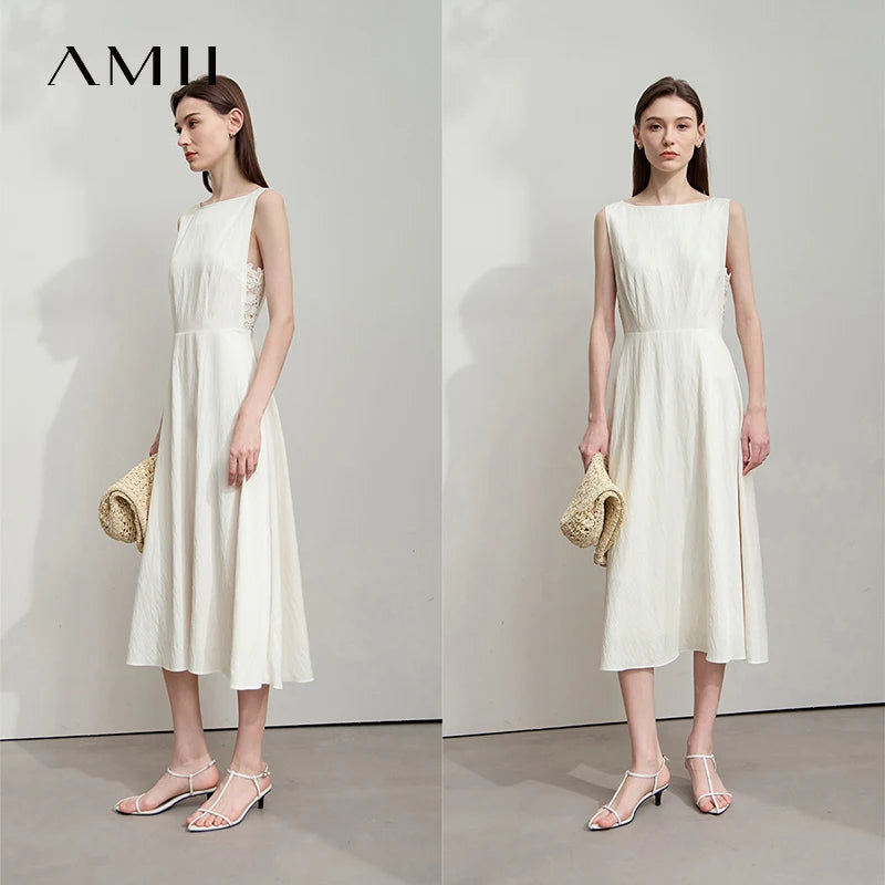 Elegantes Ärmelloses Damenkleid Mit Tailliertem Schnitt Und Spitze