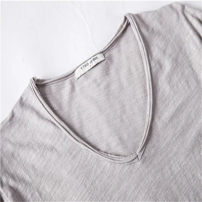 Herren T-Shirt im Casual-Stil mit V-Ausschnitt in einfarbigem Design