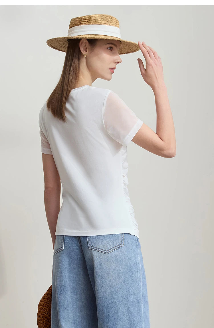 Damen T-Shirt im minimalistischen Sommerstil mit Rundhalsausschnitt und figurformendem Schnitt