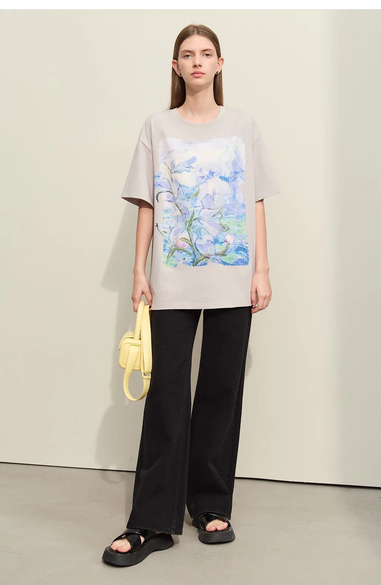 Damen T-Shirt im Minimalismus-Stil mit Kunstöl-Farbdruck für den Sommer