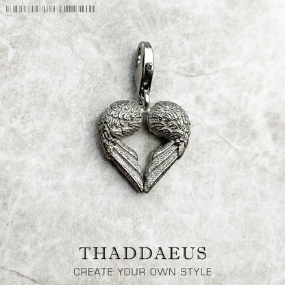 Herz-Charms aus 925 Sterlingsilber mit Engelsflügeln, Detailansicht der Öse