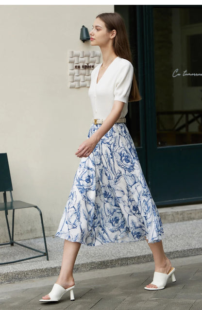 Damen T-Shirt im minimalistischen Stil mit V-Ausschnitt und kurzen Ärmeln