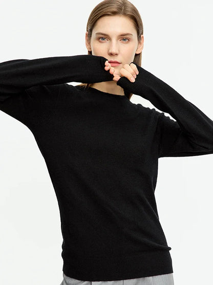 Schwarzer Damen-Pullover mit hohem Kragen (Mock Neck) und langen Ärmeln