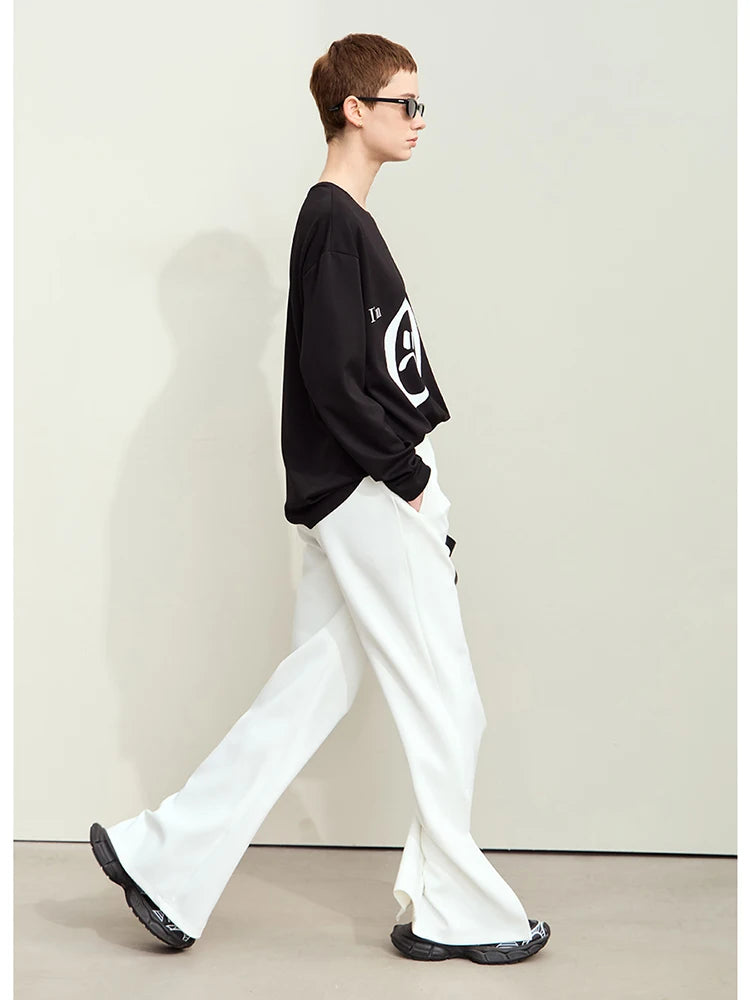 Damen T-Shirt im minimalistischen Stil mit Rundhalsausschnitt und Druckdesign