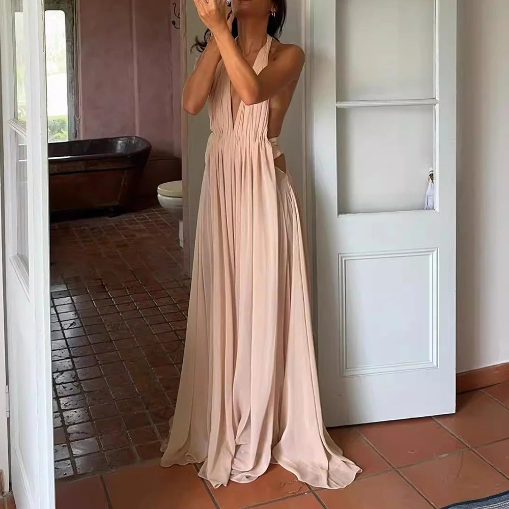 Elegantes Damen-Kleid mit V-Ausschnitt, kurzen Ärmeln und Perlenverzierung – Patchwork-Design mit Rüschen und Falten.