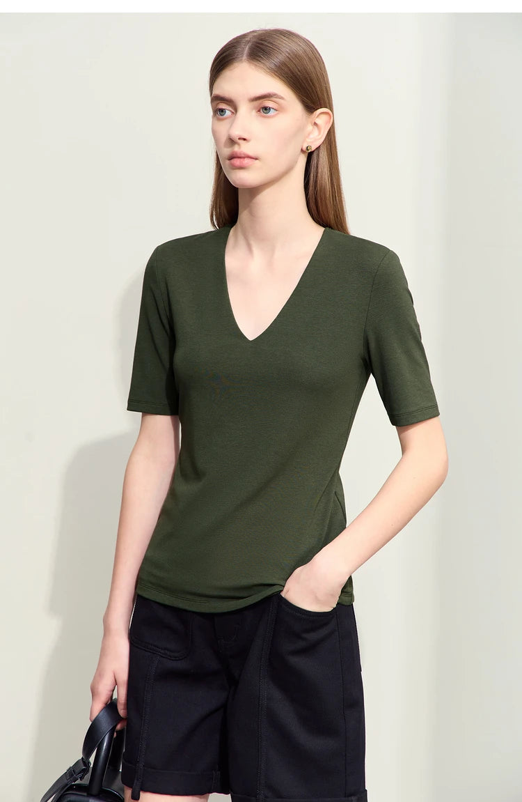 Damen T-Shirt im Minimalismus-Stil mit V-Ausschnitt und halben Ärmeln