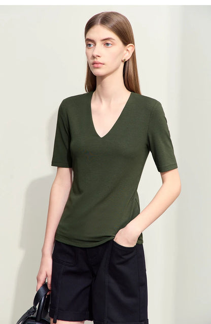 Damen T-Shirt im Minimalismus-Stil mit V-Ausschnitt und halben Ärmeln