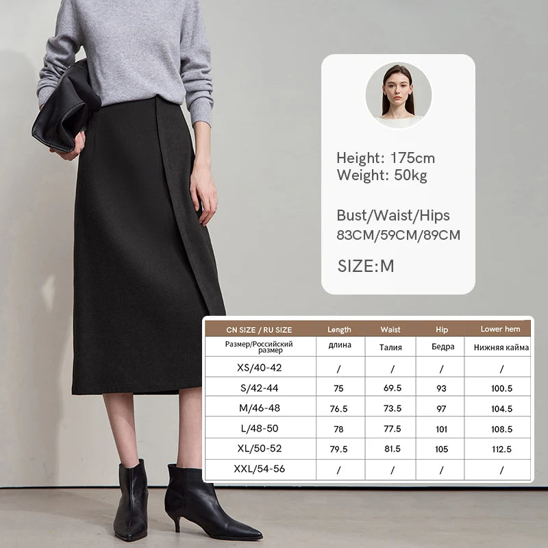 Schwarzer Midirock für Damen, gerade Silhouette, glatter Stoff, midi-Länge.