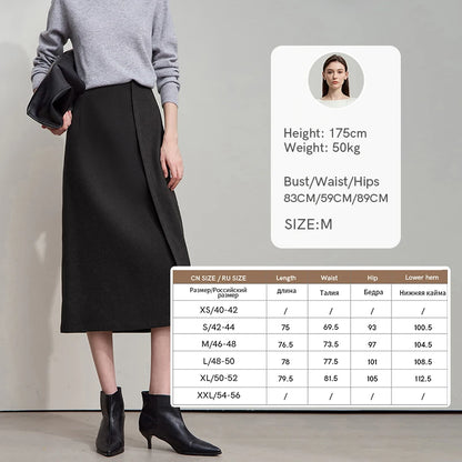 Schwarzer Midirock für Damen, gerade Silhouette, glatter Stoff, midi-Länge.