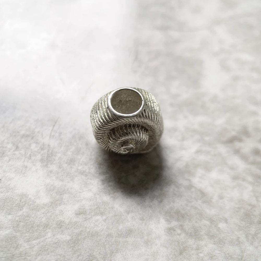 925 Sterling-Silber Charmperle mit Lochöffnung und spiralförmigem Relief
