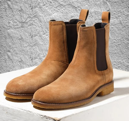 Herren-Chelsea-Boots aus Wildlederoptik, cognac-braun, elastische Einsätze, braune Sohle